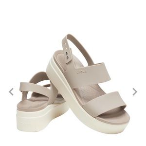 Crocs Women's Brooklyn Low Wedge Sandals
